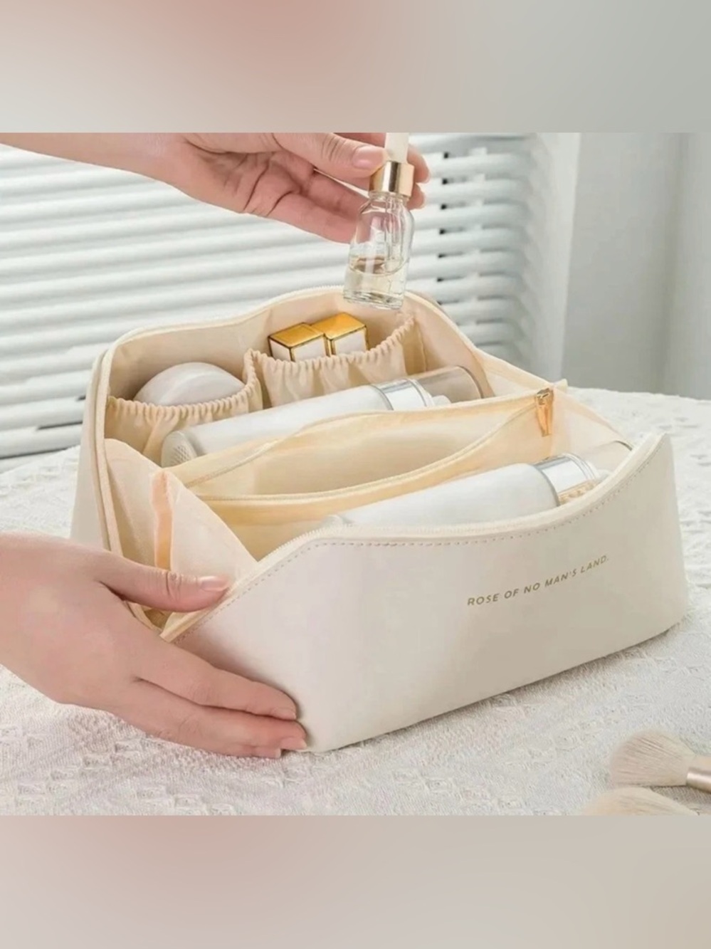 NWT Rose Of No Man’s Land Makeup & Toiletry Bag~ Cream Colored